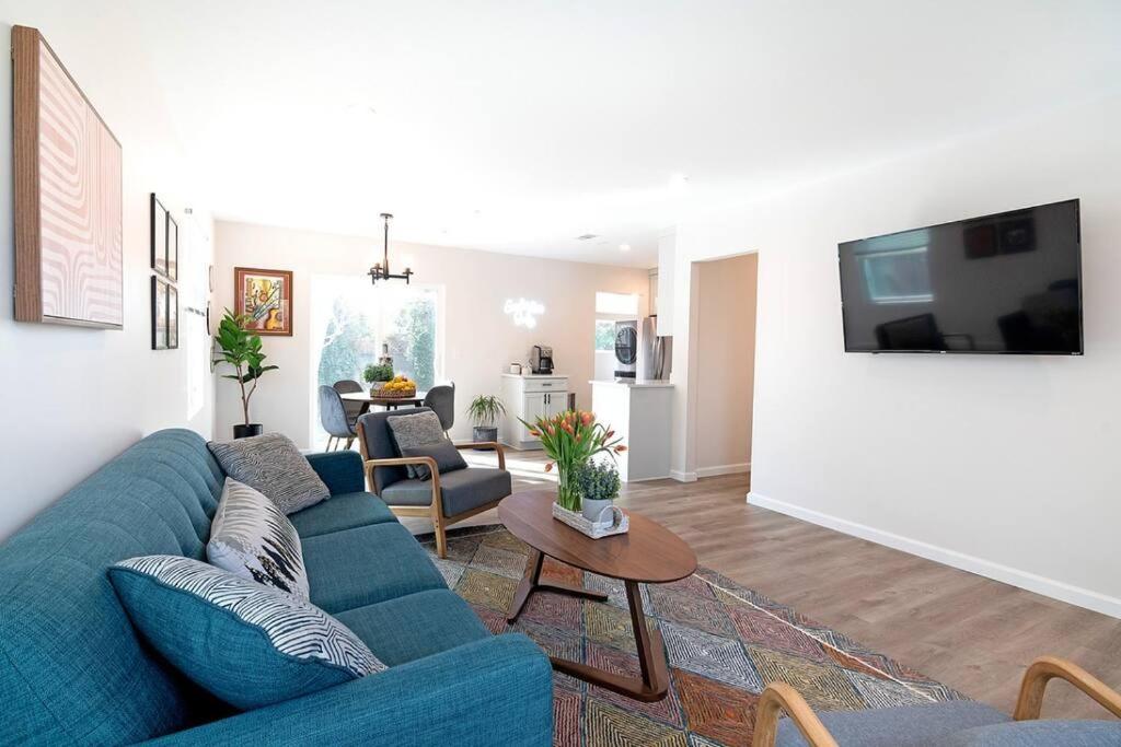 Beautiful 3 Bed 1 Bath Designer Home + Hot Tub Los Angeles Exterior foto